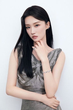 Cover image for 王佳怡