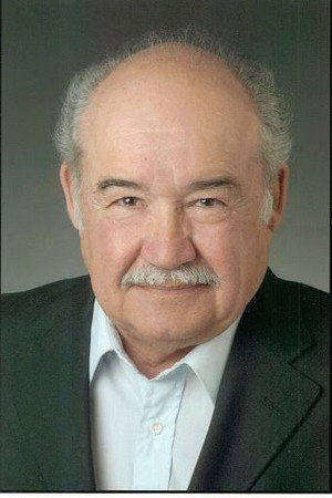 Cover image for Everett Sifuentes