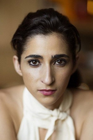 Cover image for Alba Flores