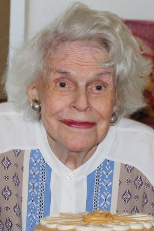 Cover image for Mina Kolb