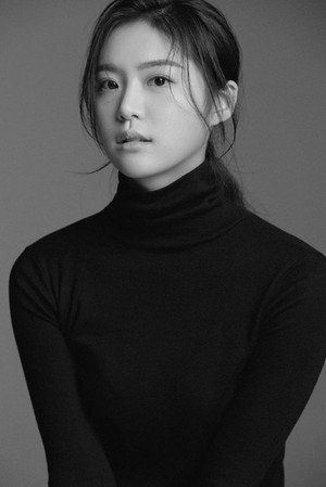 Cover image for Kim Ye-ji