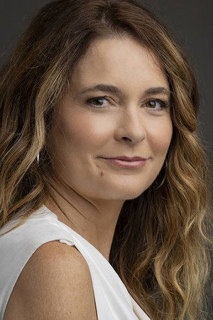 Cover image for Cláudia Abreu