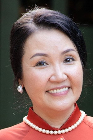 Cover image for Ngân Quỳnh
