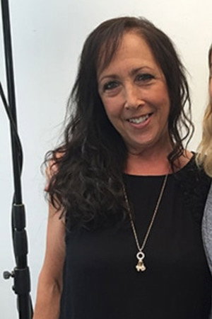 Cover image for Maralyn Sherman