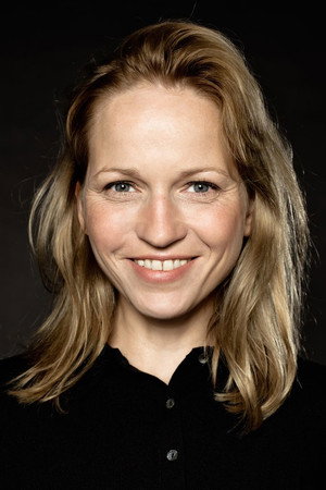 Cover image for Julia Hummer