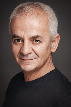 Cover image for Zafer Algöz