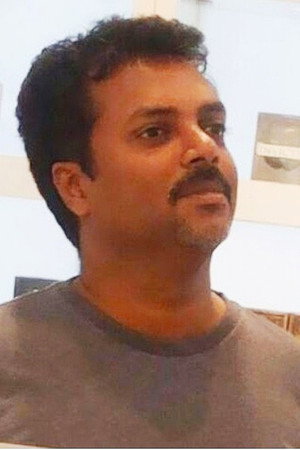 Cover image for Manoj