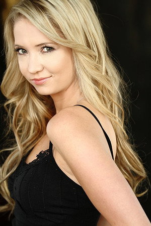 Cover image for Lindsay Selles