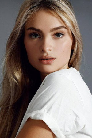 Cover image for Aurélie Pons