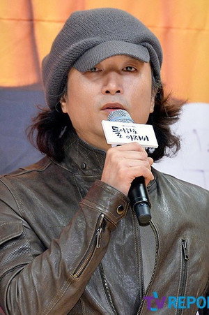 Cover image for Shin Yoon-sub