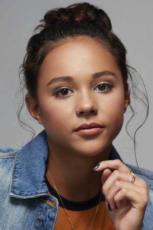 Cover image for Breanna Yde