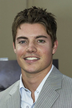 Cover image for Josh Henderson