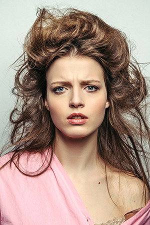 Cover image for Simona Lewandowská