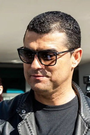 Cover image for Hugo Aveiro