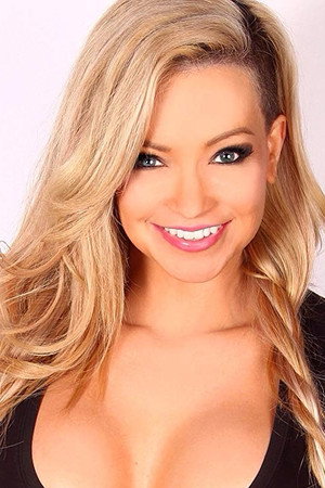Cover image for Mindy Robinson