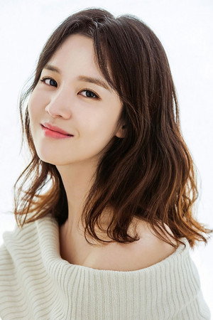 Cover image for 손성윤