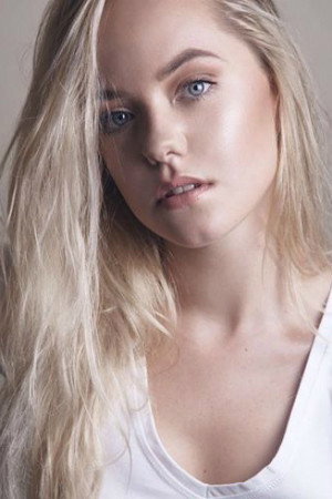 Cover image for Ashley de Lange