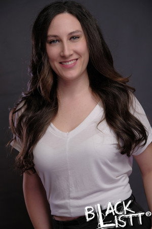 Cover image for Merve Şen