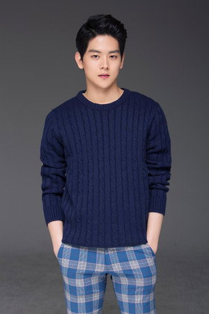 Cover image for Yeo Hoi-hyeon