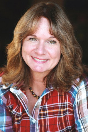 Cover image for Holly Lorge