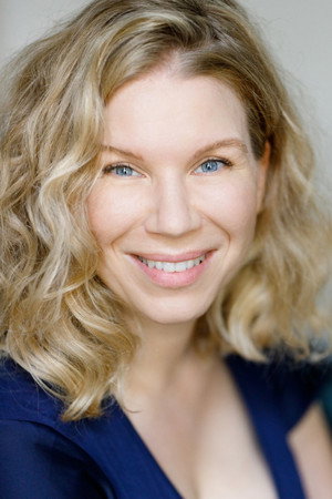 Cover image for Julia Effertz