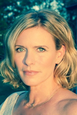 Cover image for Noelle Evans