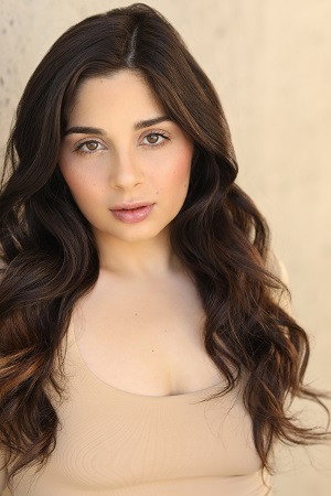 Cover image for Alina Desmond