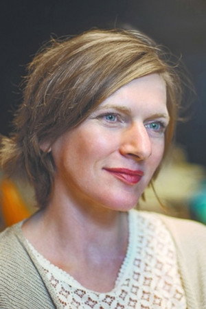 Cover image for Zsófia Szamosi