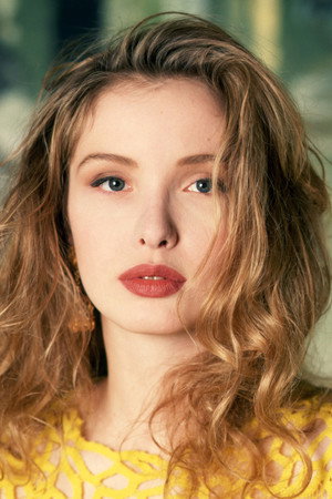 Cover image for Julie Delpy