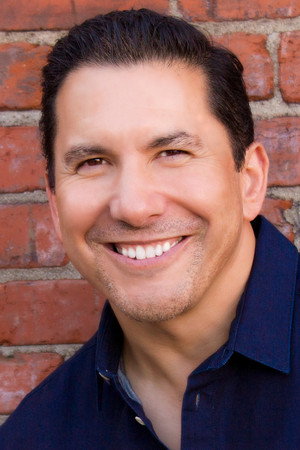 Cover image for Tony Gonzalez