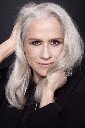 Cover image for Vera Holtz