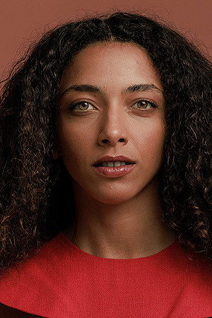 Cover image for Alice Carvalho