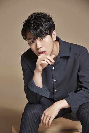 Cover image for Kim Sang-woo