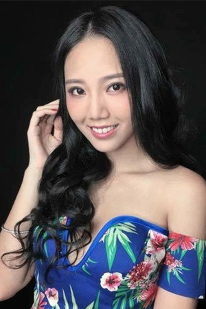 Cover image for Maggie Li