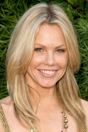 Cover image for Andrea Roth