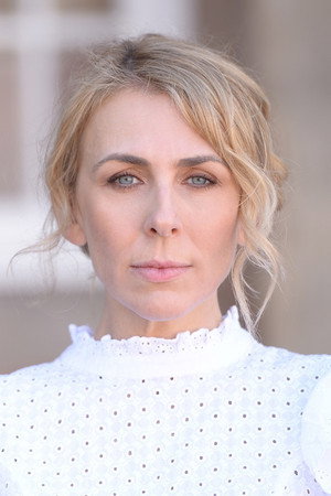 Cover image for Belinda Gosbee