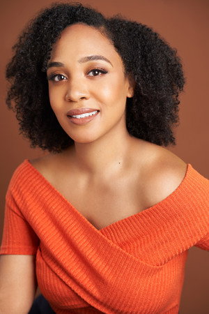 Cover image for Tia DeShazor