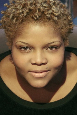 Cover image for Lynda Mauze