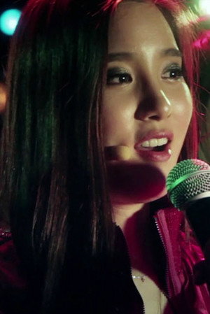 Cover image for Shin Ji-soo