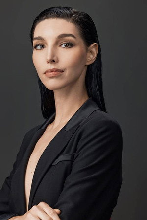 Cover image for Ashlyn Moore