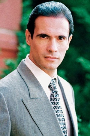 Cover image for Alejandro Ruiz