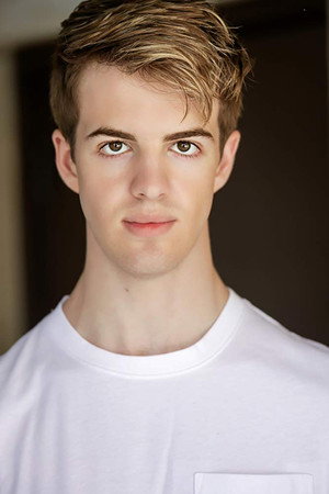 Cover image for Evan Hara