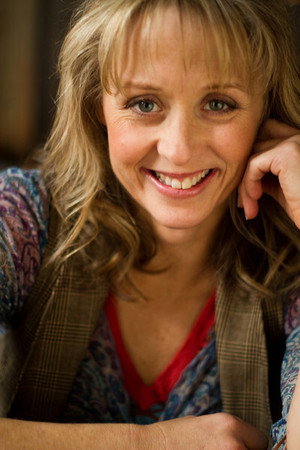 Cover image for Sue-Ellen Shook