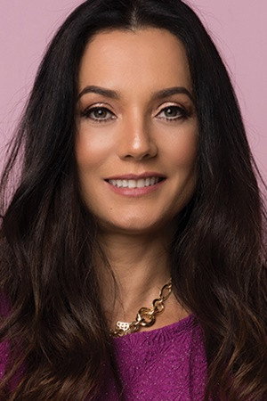 Cover image for Mônica Carvalho