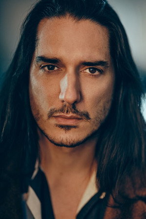 Cover image for Roberto Vivancos