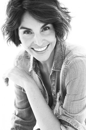 Cover image for Paula Miranda