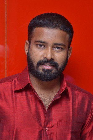 Cover image for Dinesh Ravi