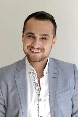 Cover image for Savaş Satış