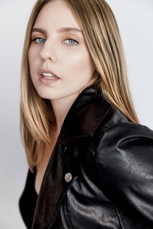 Cover image for Nicole Pastor