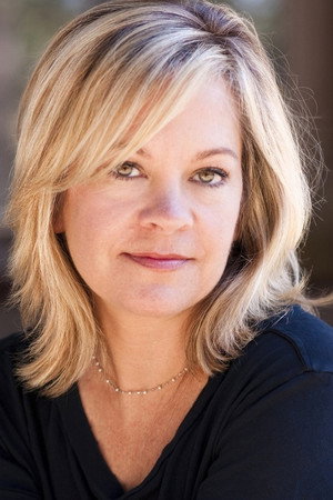 Cover image for Ellie Cornell